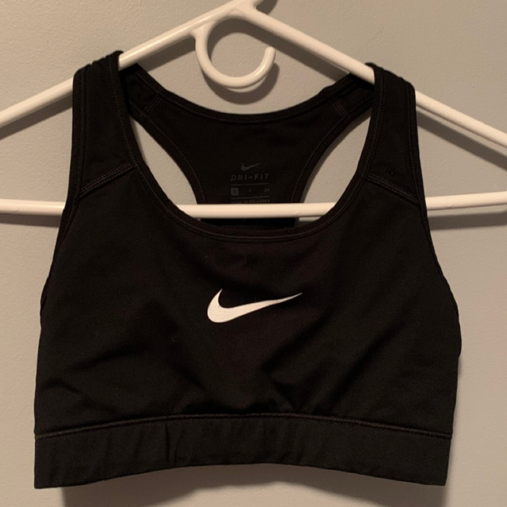 Nike black razor back sports bra